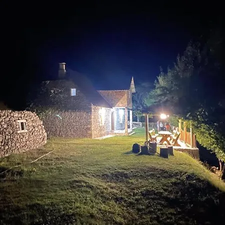 Gjelaj בית הארחה טת